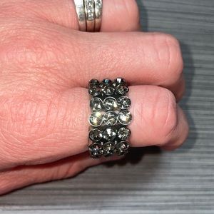 Dark gray stretchy rhinestone ring!